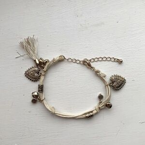 Heart bracelet white